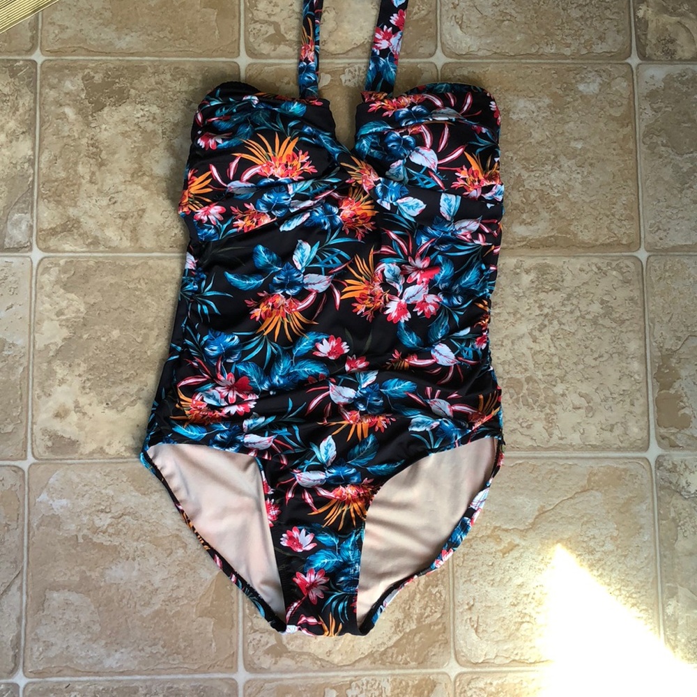 Women’s One-Piece Bathing Suit